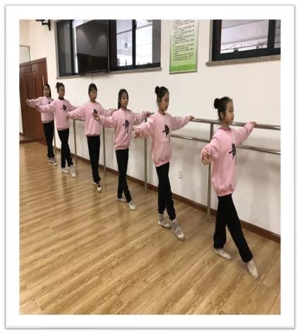 暖心暖胃 共創(chuàng)美好——珠海市教育局考察團赴金水區(qū)文化綠城小學(xué)考察午餐供餐工作